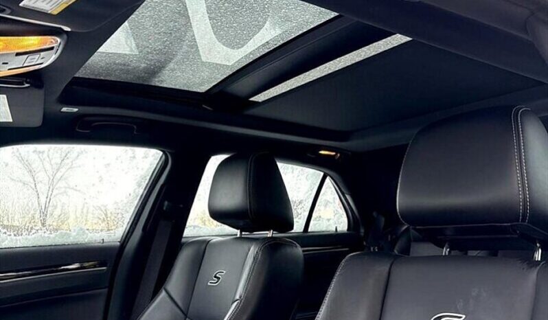 
								2022 Chrysler 300 Series S V6 full									