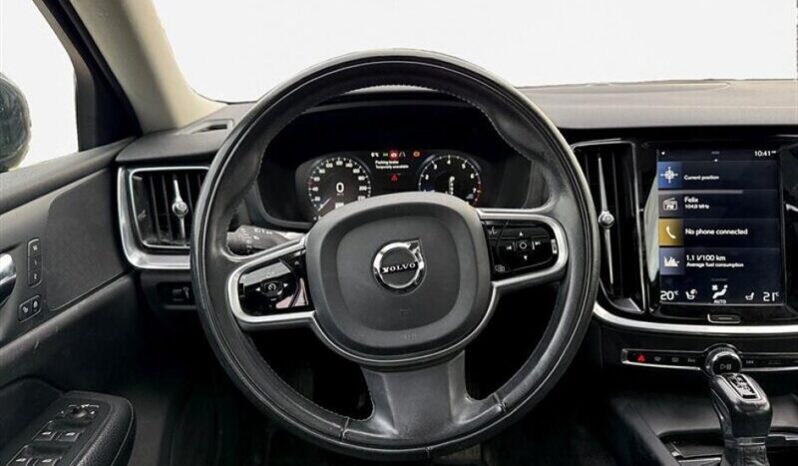 
								2020 Volvo S60 T6 Momentum full									