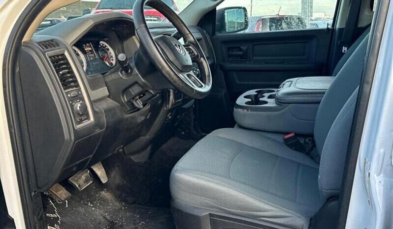 
								2017 RAM 1500 ST full									