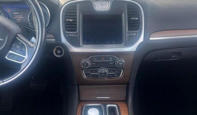 
								2019 Chrysler 300 Series C 5.7L Hemi V8 full									