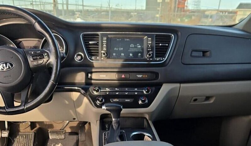 
								2019 Kia Sedona LX full									