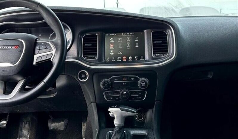 
								2017 Dodge Charger SXT full									