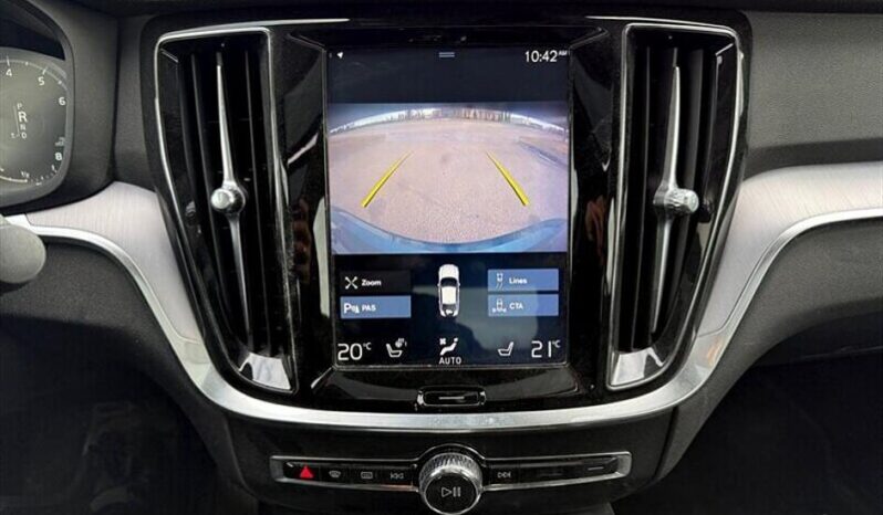 
								2020 Volvo S60 T6 Momentum full									