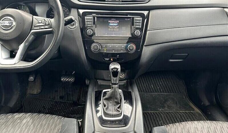 
								2018 Nissan Rogue SV full									
