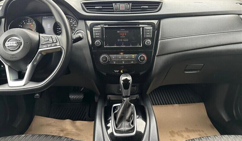 
								2020 Nissan Rogue SV full									