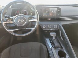 
										2022 Hyundai ELANTRA Preferred full									
