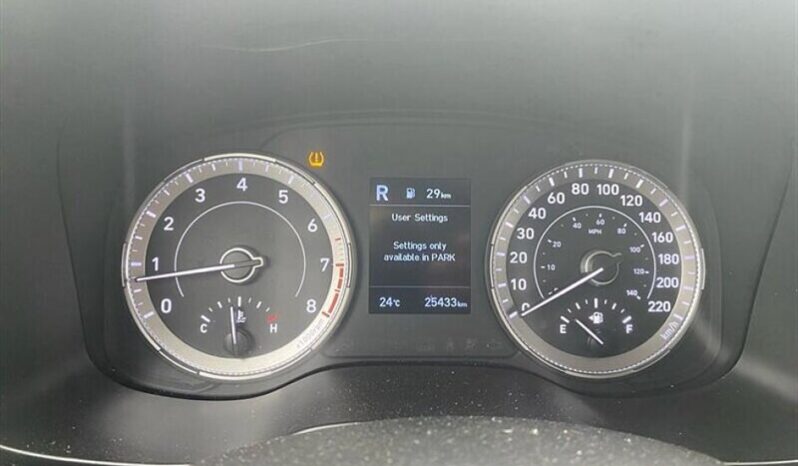 
								2021 Hyundai VENUE Essential full									
