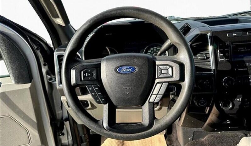 
								2017 Ford F-150 XLT full									