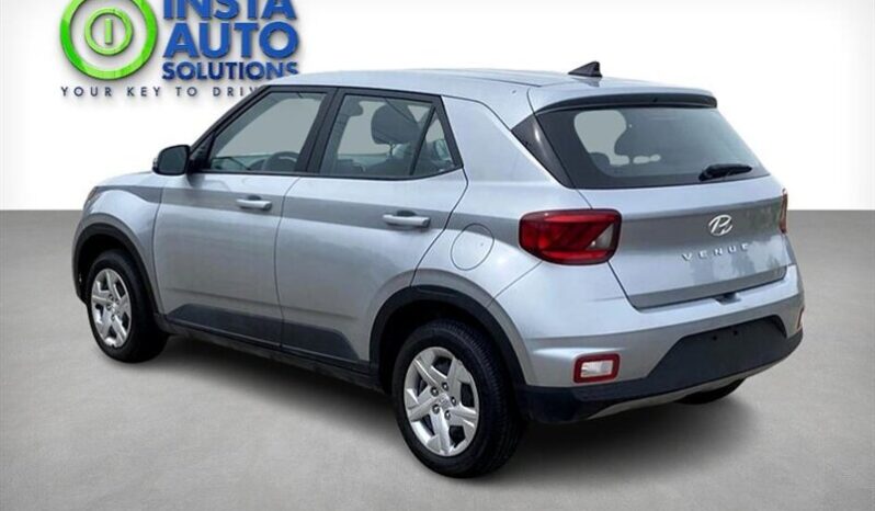 
								2021 Hyundai VENUE Essential full									