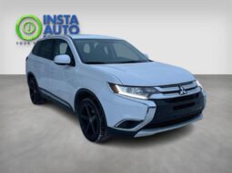 
										2018 Mitsubishi Outlander ES full									