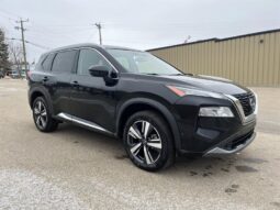 
										2023 Nissan Rogue SL full									