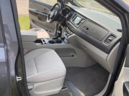 
										2017 Kia Sedona LX full									