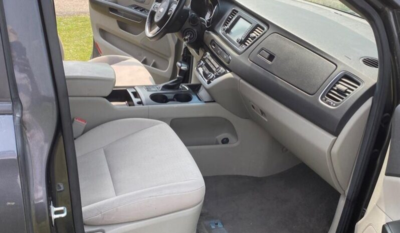 
								2017 Kia Sedona LX full									