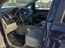 
										2019 Kia Sedona LX full									