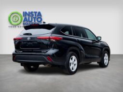 
										2023 Toyota Highlander LE full									
