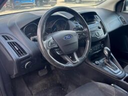 
										2017 Ford Focus SE full									