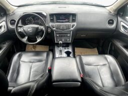 
										2018 Nissan Pathfinder SL full									