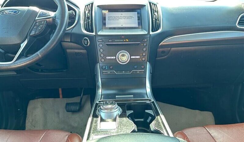 
								2019 Ford Edge Titanium full									