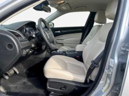 
										2022 Chrysler 300 Series Touring L full									