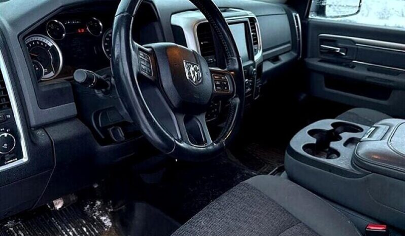 
								2017 RAM 1500 SLT full									