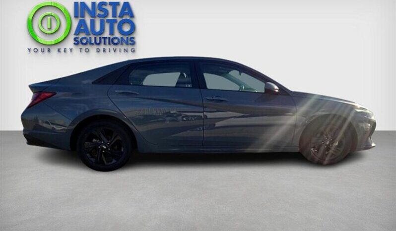 
								2022 Hyundai ELANTRA Preferred full									