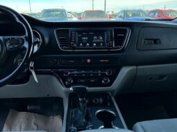 
										2019 Kia Sedona LX full									