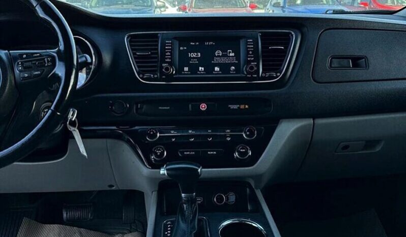 
								2019 Kia Sedona LX full									