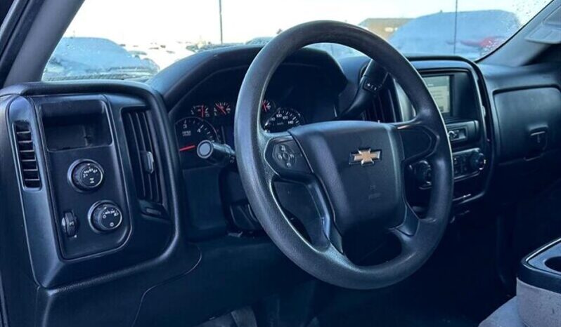 
								2018 Chevrolet Silverado 1500 Custom full									
