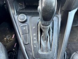 
										2017 Ford Focus SE full									