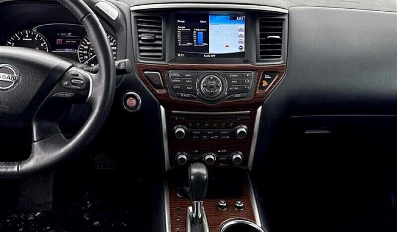 
								2017 Nissan Pathfinder Platinum full									