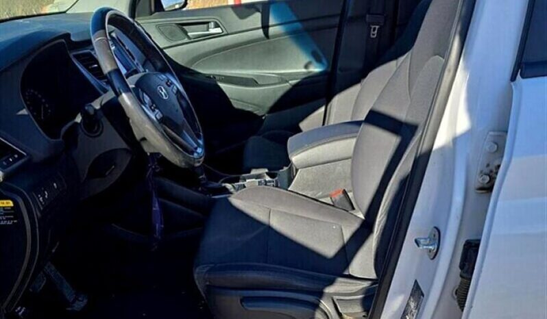 
								2017 Hyundai TUCSON 2.0L Premium full									
