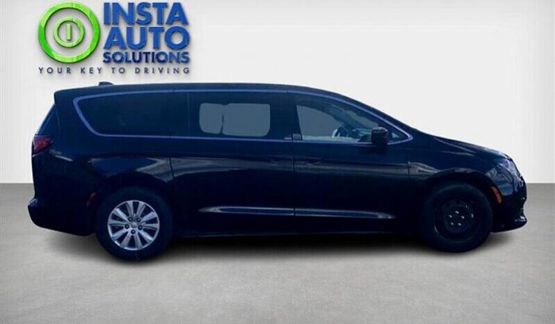 
								2021 Chrysler Grand Caravan SE full									