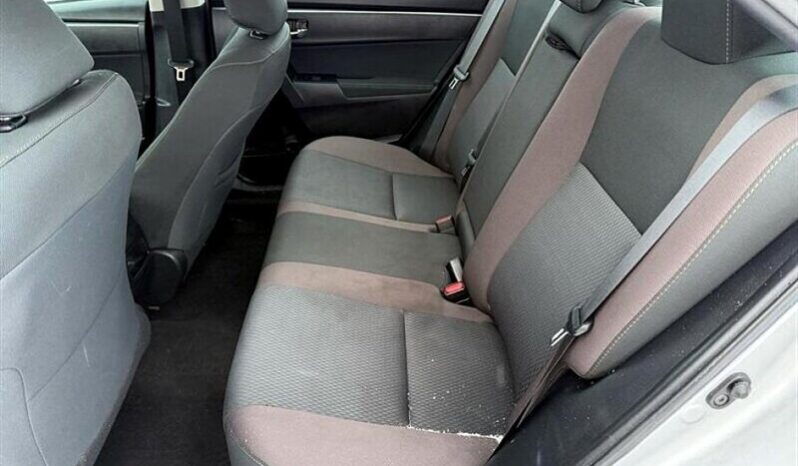 
								2019 Toyota Corolla L full									