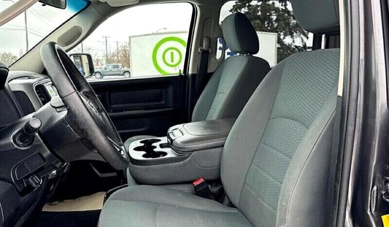 
								2016 RAM 1500 ST full									