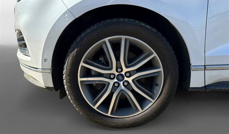 
								2019 Ford Edge Titanium full									