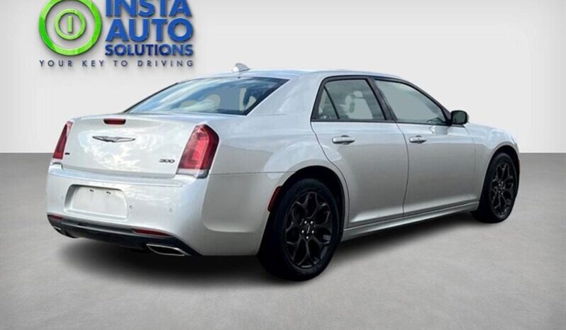 
								2022 Chrysler 300 Series Touring L full									