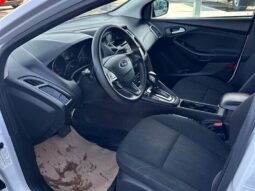 
										2016 Ford Focus SE full									