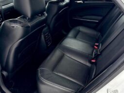 
										2022 Chrysler 300 Series S V6 full									