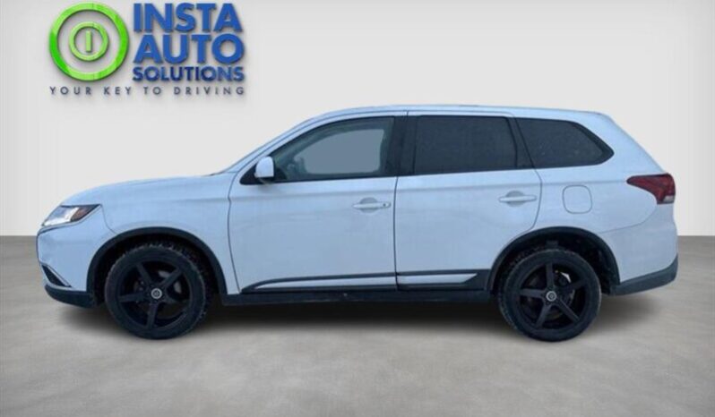 
								2018 Mitsubishi Outlander ES full									