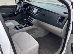 
										2020 Kia Sedona LX full									