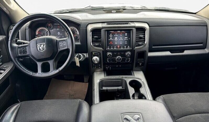 
								2018 RAM 1500 Sport full									