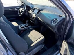 
										2017 Nissan Pathfinder SV full									