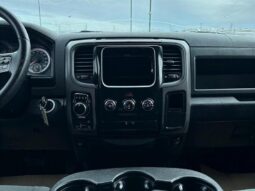 
										2017 RAM 1500 ST full									