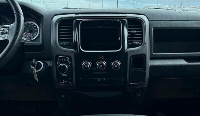 
								2017 RAM 1500 ST full									