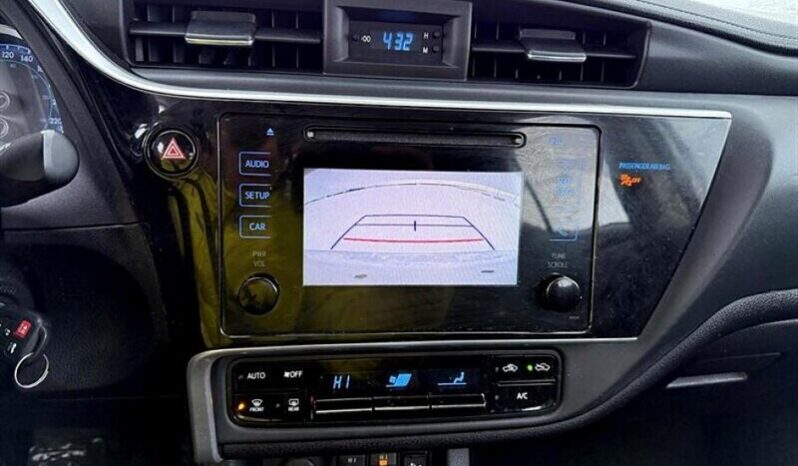
								2019 Toyota Corolla L full									