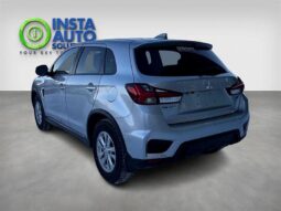 
										2022 Mitsubishi RVR SE full									