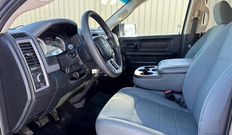 
								2017 RAM 1500 ST full									