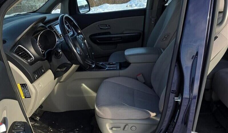 
								2019 Kia Sedona LX full									