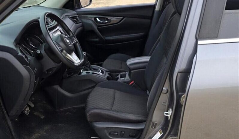 
								2018 Nissan Rogue SV full									