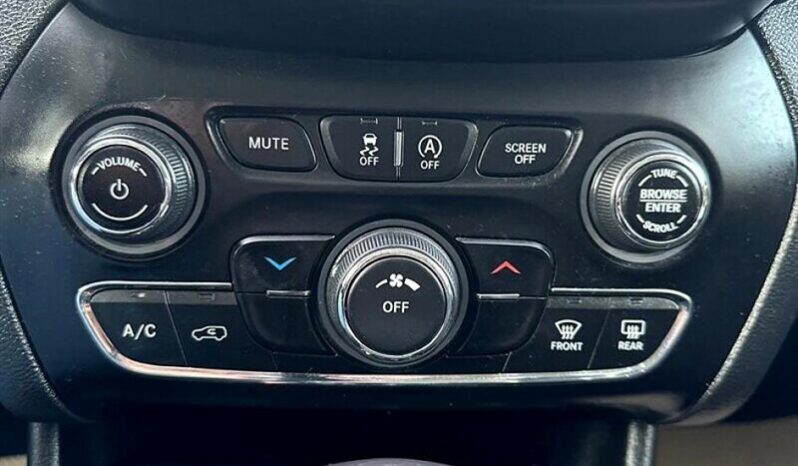 
								2019 Jeep Cherokee North full									